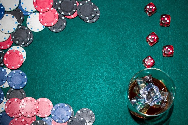 Dealer langsung bermain Qiu Qiu di meja live dalistoto dengan kamera multi-sudut